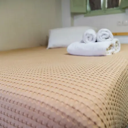 Ecoxenia Aparthotel Oia