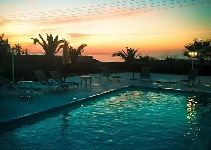 Ecoxenia Aparthotel Oia