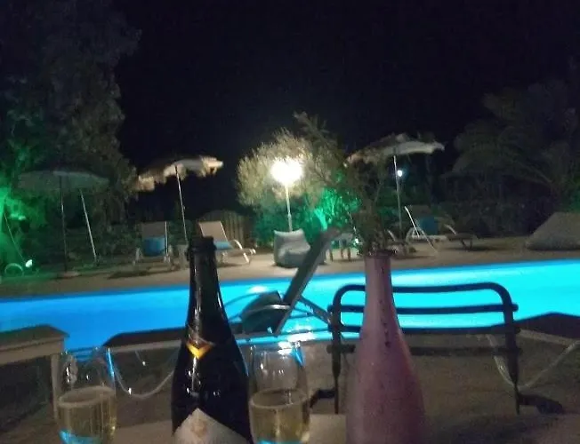 Ecoxenia Oia (Santorini)