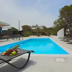 Ecoxenia Oia