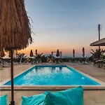 Ecoxenia Oia