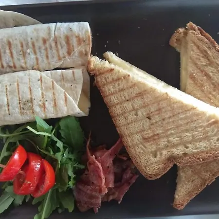 公寓式酒店 伊科谢尼亚酒店