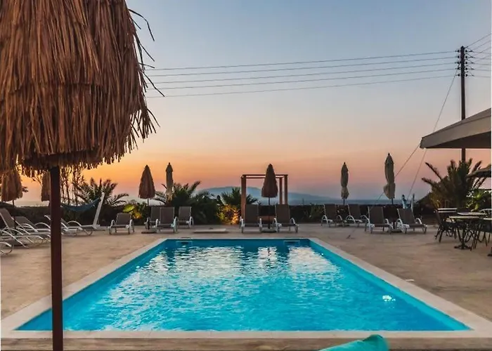 Ecoxenia Oia (Santorini)