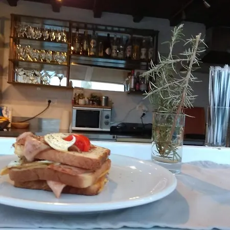 Ecoxenia Oia (Santorini)