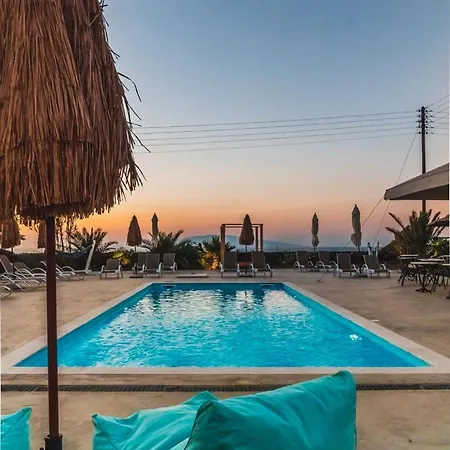 Ecoxenia Oia (Santorini)