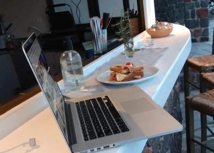 伊科谢尼亚酒店 3* 伊亚